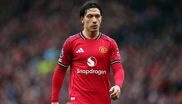 Lisandro Martinez cũng thường xuyên dính chấn thương.