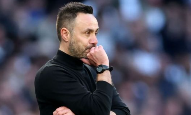 HLV Roberto De Zerbi sử dụng phương pháp mới lạ giúp vực dậy tinh thần cầu thủ.