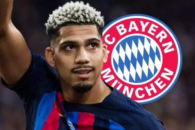 Barca nên bán trung vệ nào vào mùa hè? - Bóng Đá