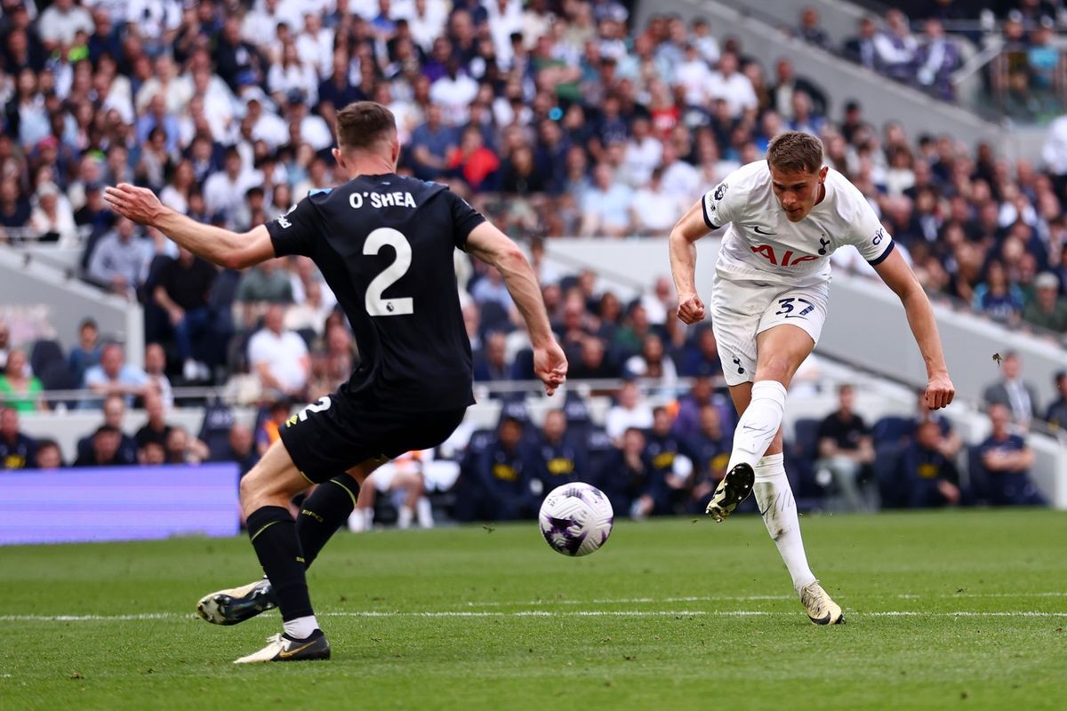 CHÍNH THỨC! Đội bóng thứ 2 rớt hạng Premier League mùa này - Bóng Đá