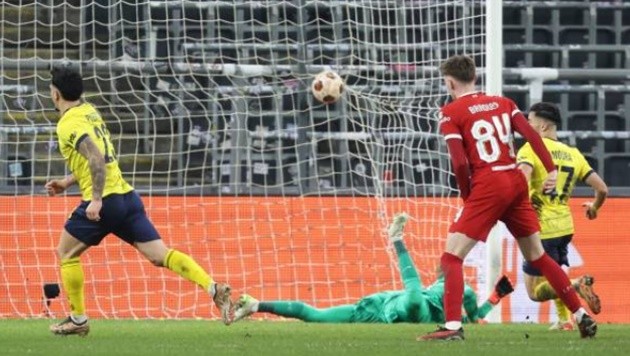 Tung đội hình B, Liverpool ngậm đắng - Bóng Đá