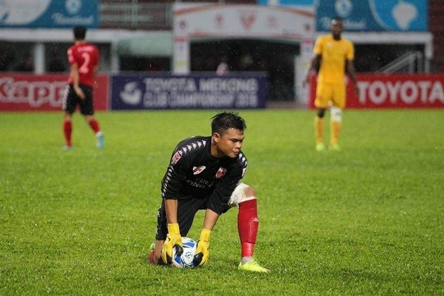 Thủ thành Tiến Anh xỏ găng, tái xuất CLB Long An - Bóng Đá