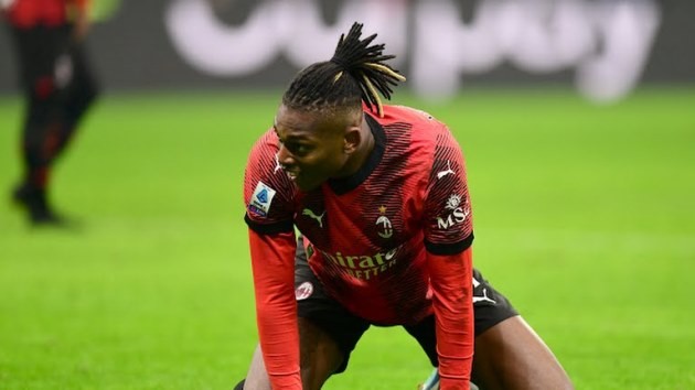 Milan đánh bại Sassuolo, Juve đẩy Roma rời xa top 4 - Bóng Đá