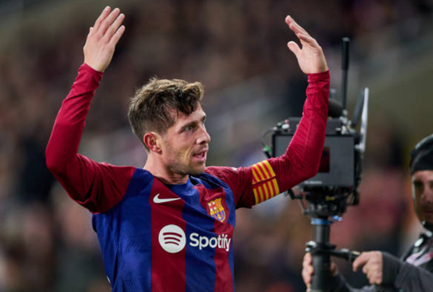 Xavi also expressed his delight with the matchwinner Roberto. - Bóng Đá