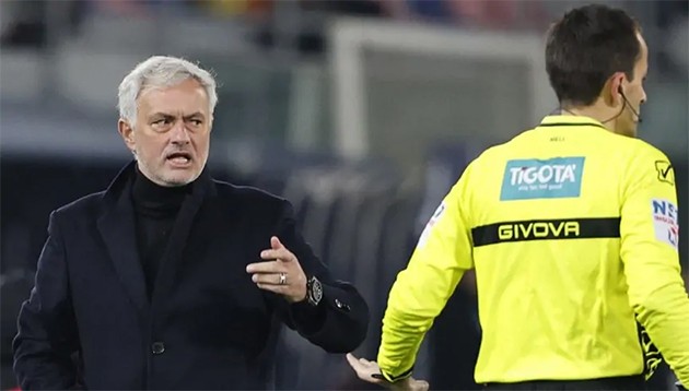 Why Roma are in no rush to extend Mourinho’s contract - Bóng Đá