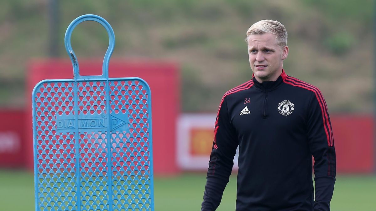 Cơn ác mộng chấm dứt với Van de Beek? - Bóng Đá