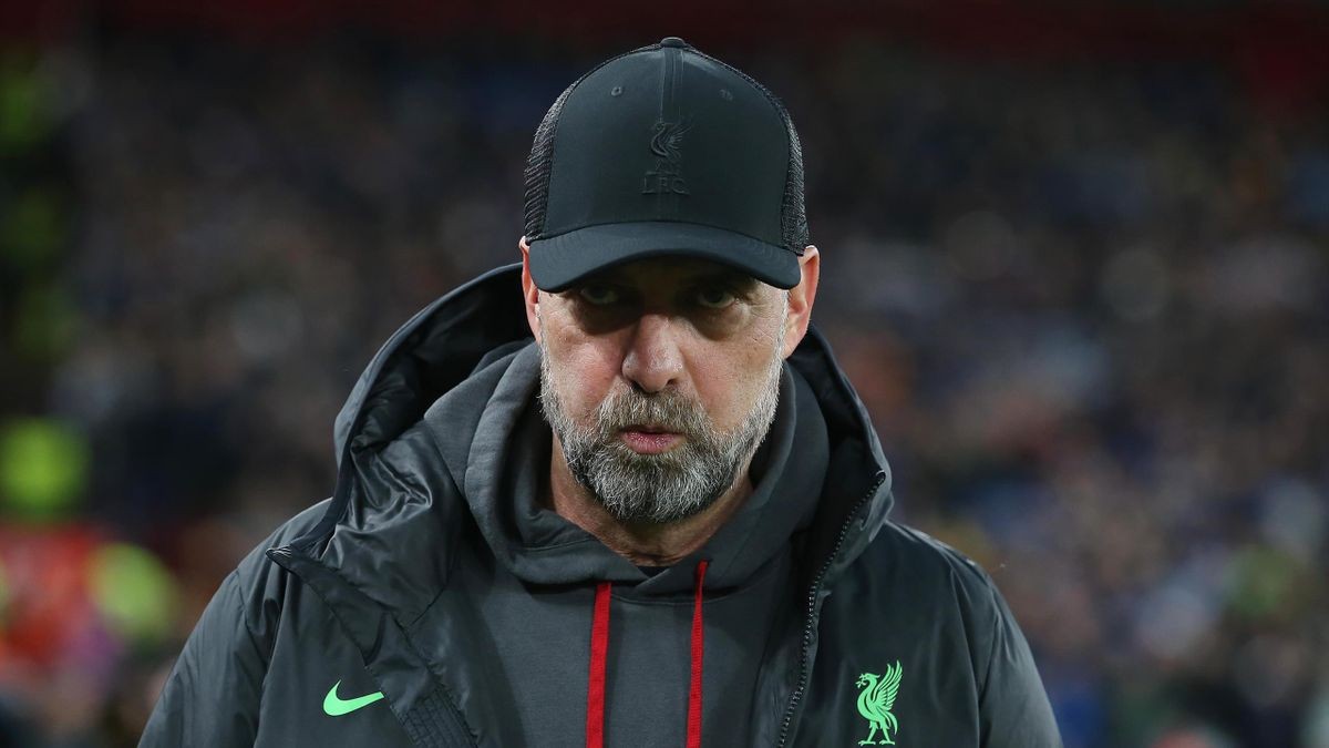 Peter Crouch says two subs Liverpool made last night made life ‘even more difficult’ - Bóng Đá