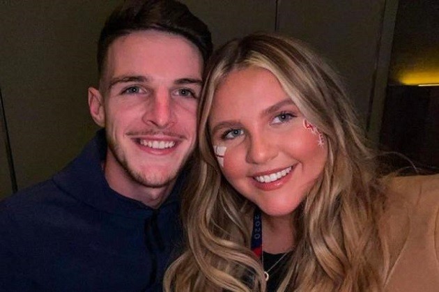 Declan Rice's girlfriend Lauren Fryer deletes all of her pictures after cruel bullying over her appearance - Bóng Đá