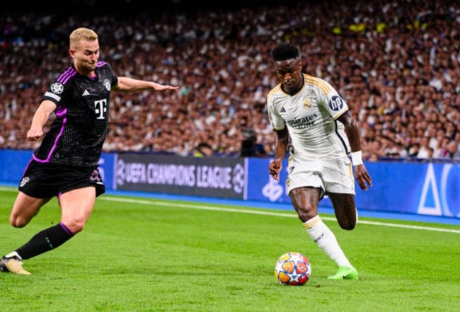 Vinicius cho hàng thủ Bayern 