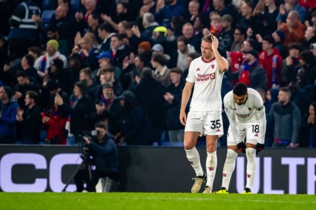 Thảm họa Casemiro bị qua người 7 lần! - Bóng Đá