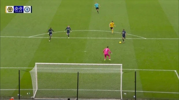 Bỏ lỡ không tưởng, CĐV Chelsea trút giận lên Sterling - Bóng Đá