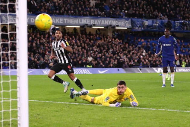 Màn trình diễn thảm họa của Badiashile - Bóng Đá