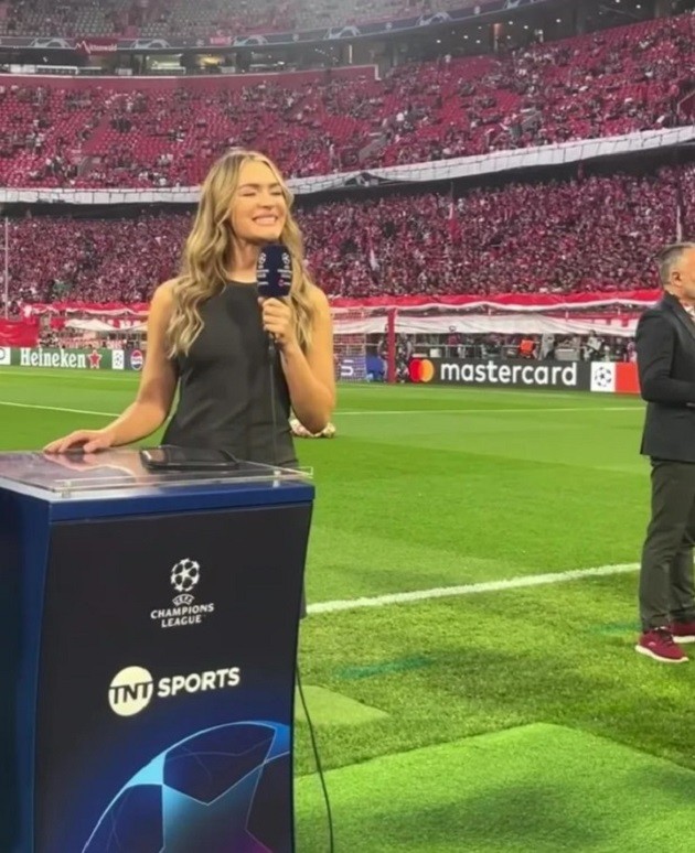 Laura Woods - Bóng Đá