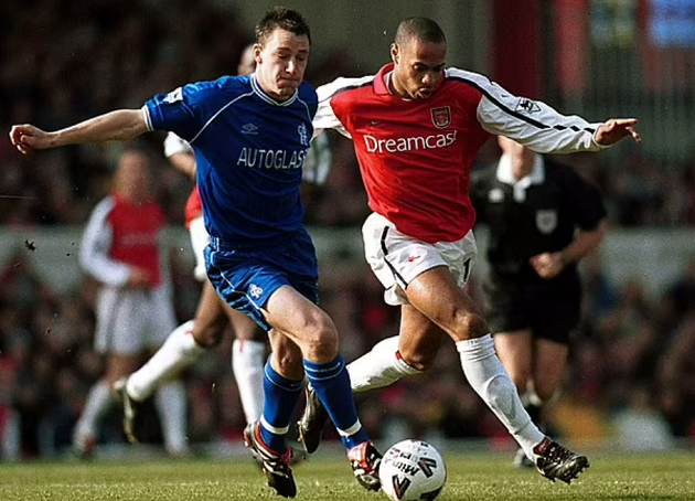 Pháo thủ gieo rắc nỗi khiếp hãi cho John Terry - Bóng Đá