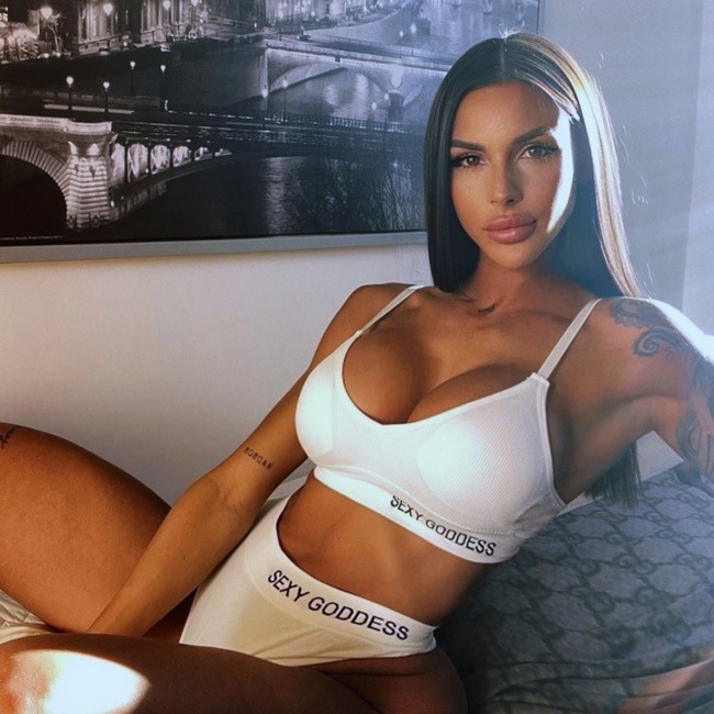 Em họ của Iker Casillas - Bóng Đá