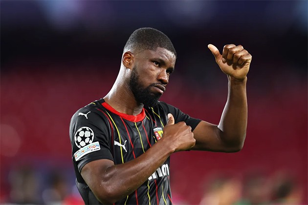 Ethan Mbappe chuẩn bị ký hợp đồng chuyên nghiệp đầu tiên với PSG - Bóng Đá