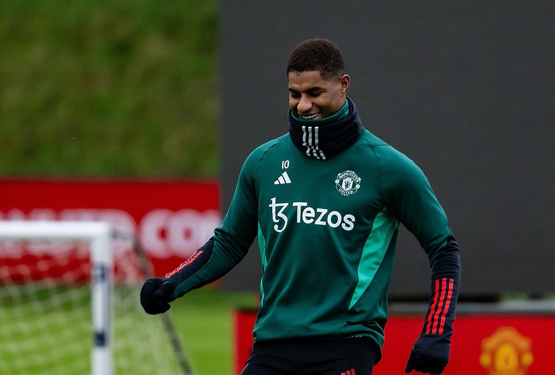 Cú hích xuất hiện; M.U đôn cầu thủ 36 tuổi từ đội trẻ lên tập luyện - Bóng Đá