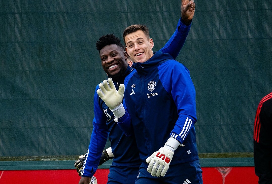 Cú hích xuất hiện; M.U đôn cầu thủ 36 tuổi từ đội trẻ lên tập luyện - Bóng Đá