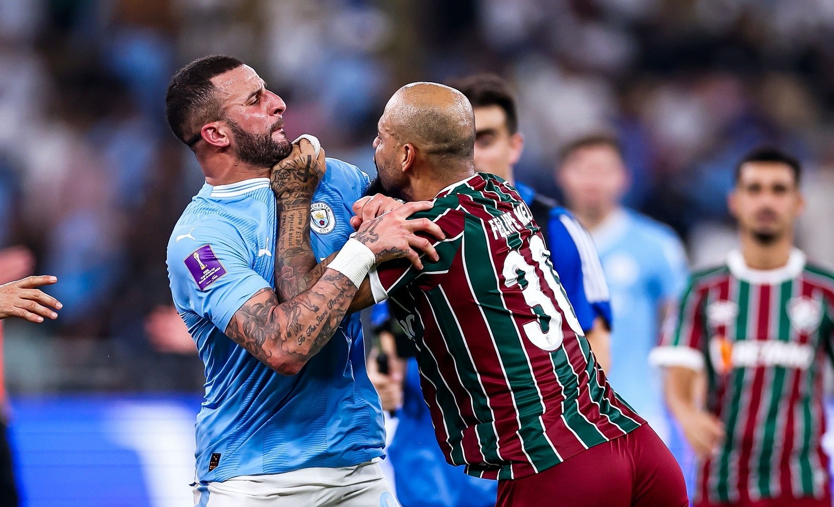 Cầu thủ Man City và Fluminense lao vào ẩu đả - Bóng Đá