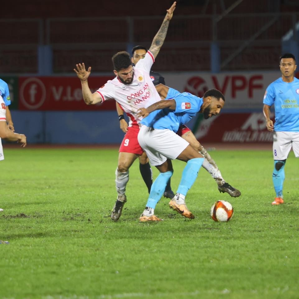 Hạ gục CAHN, HLV Khánh Hòa lên tiếng về vai trò của cựu đội trưởng tuyển Việt Nam - Bóng Đá