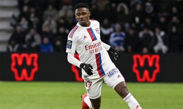  Botafogo có thể rời Lyon trong tháng 1 - Bóng Đá