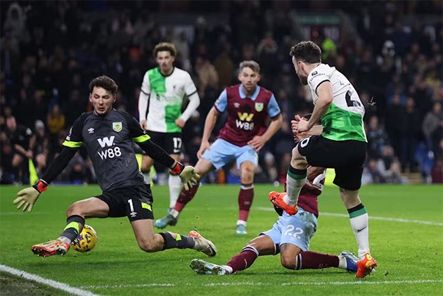 3 POINTS AS LIVERPOOL RETURN TO PL SUMMIT WITH WIN OVER BURNLEY - Bóng Đá