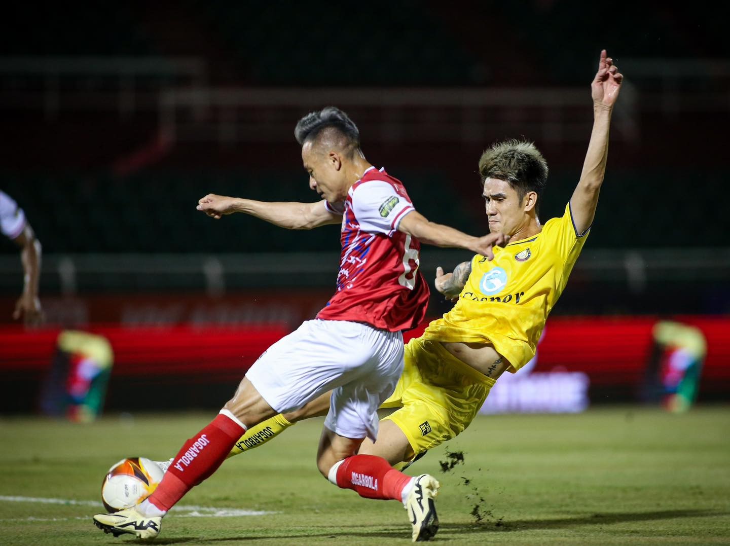 HLV TP.HCM lên tiếng về cuộc đua trụ hạng V-League - Bóng Đá