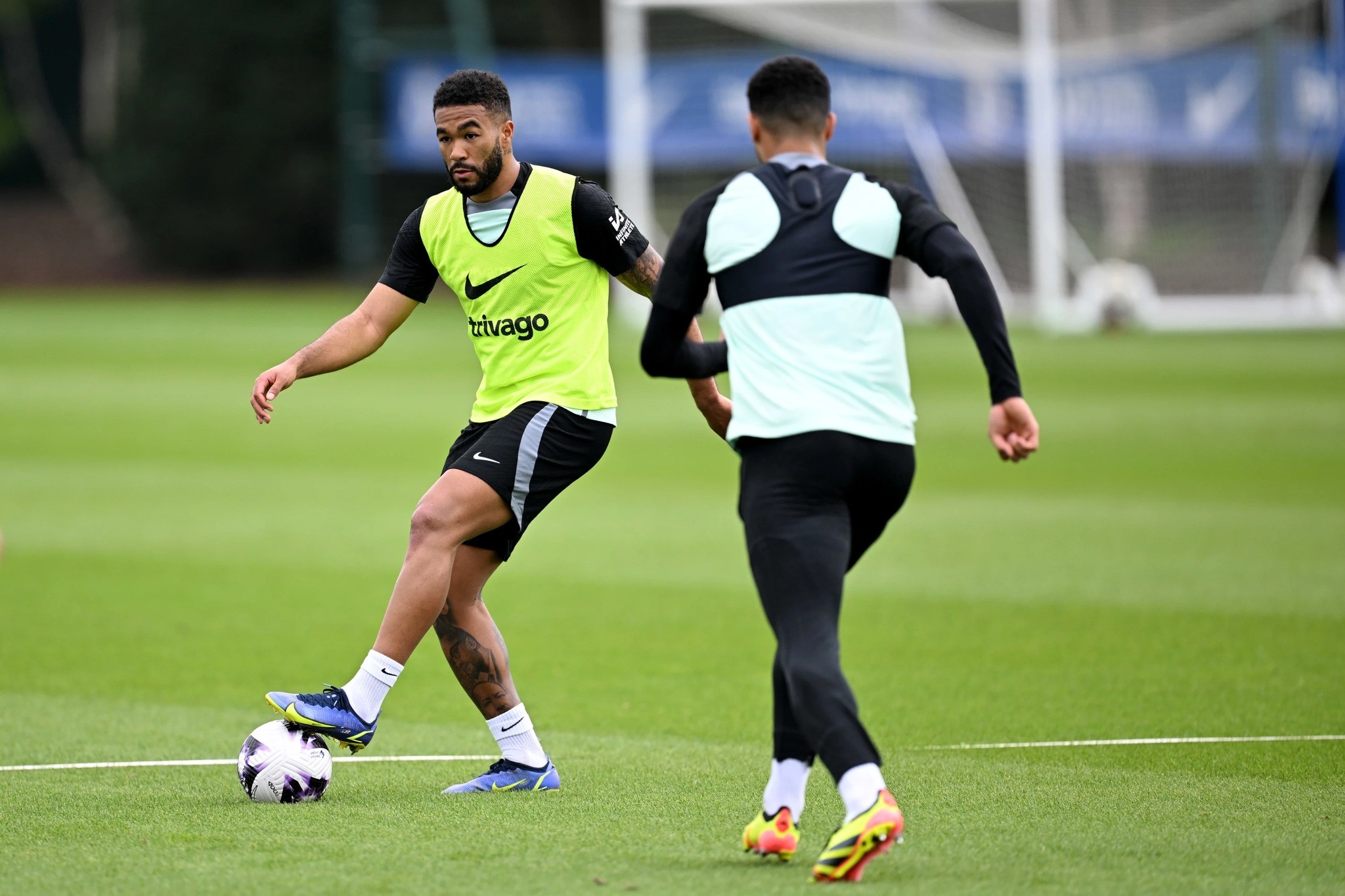 Bất ngờ Jackson; Thái độ dàn sao Chelsea trên sân tập sau trận thua thảm - Bóng Đá