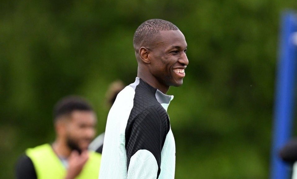 Bất ngờ Jackson; Thái độ dàn sao Chelsea trên sân tập sau trận thua thảm - Bóng Đá