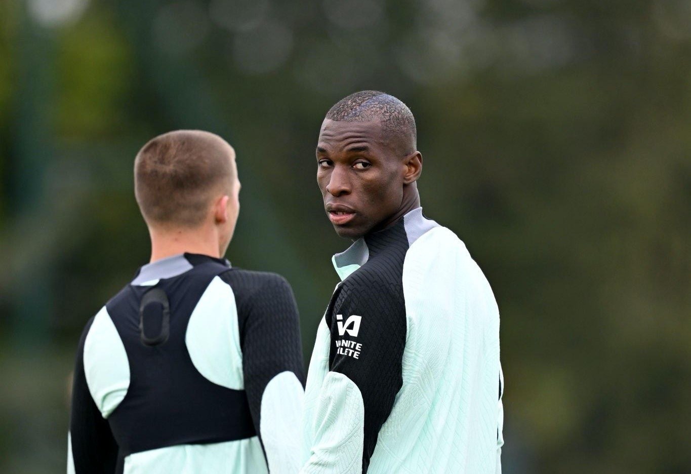 Bất ngờ Jackson; Thái độ dàn sao Chelsea trên sân tập sau trận thua thảm - Bóng Đá