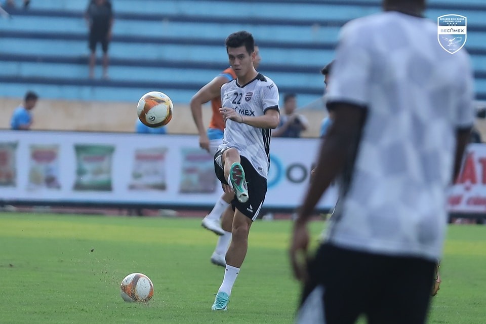 HLV Kim Sang-sik phiền lòng với Tiến Linh, Ngọc Hải? - Bóng Đá