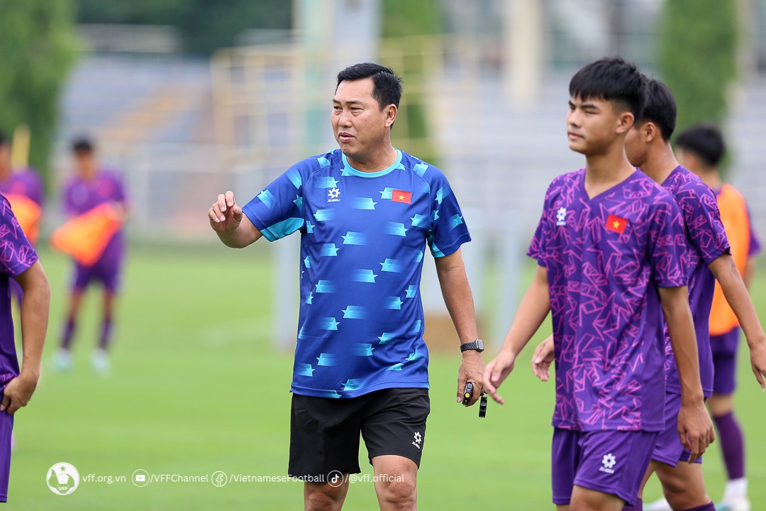 Người thay thế Hoàng Anh Tuấn lên tiếng về áp lực ở U19 Việt Nam - Bóng Đá