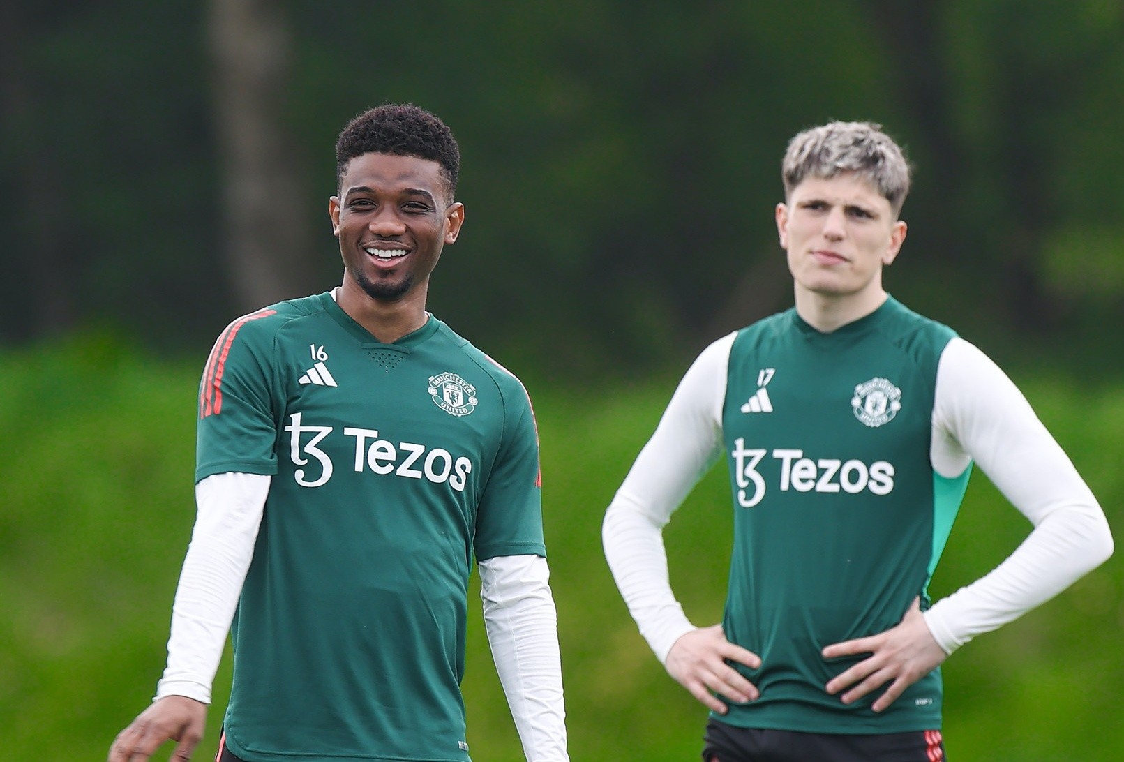 Hai cú hích đến với M.U trên sân tập trước đại chiến Arsenal - Bóng Đá