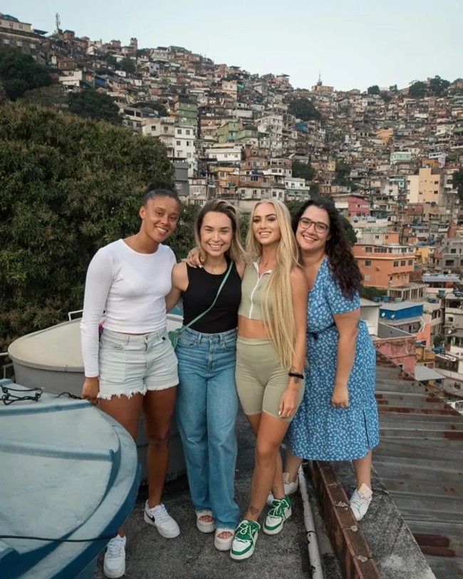 Alisha Lehmann shares 10-picture roundup of 2023 - Bóng Đá