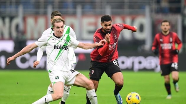 Milan đánh bại Sassuolo, Juve đẩy Roma rời xa top 4 - Bóng Đá