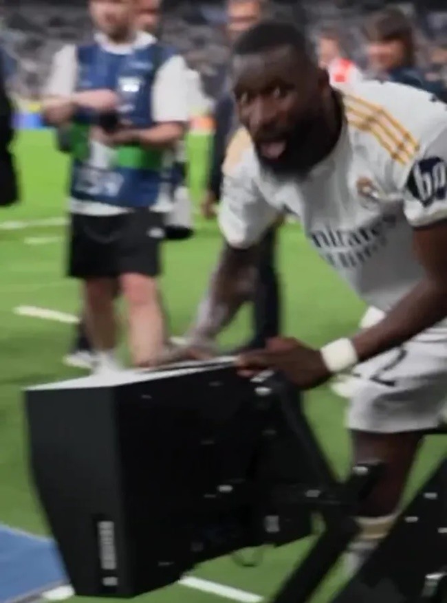 Rudiger gây bão sau chiến thắng trước Bayern - Bóng Đá