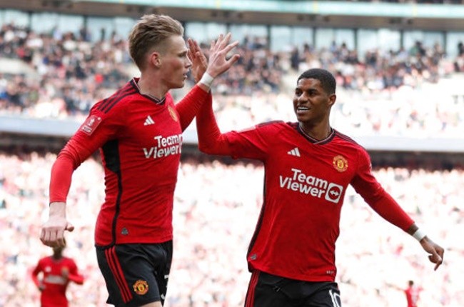 Hojlund chưng hửng vì các đồng đội - Bóng Đá