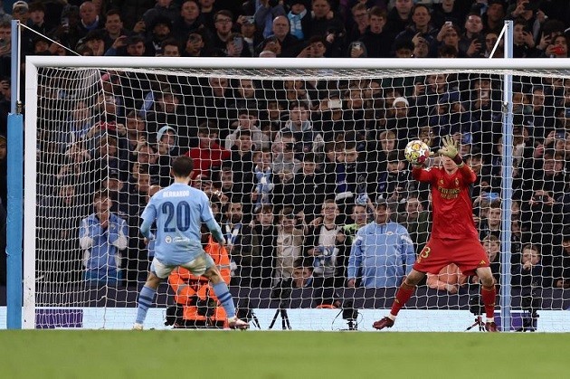 Bernardo Silva's 'worst penalty of all time' was predicted by Real Madrid who took 'risk' - Bóng Đá