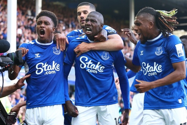 Everton vực dậy như thế nào sau khi bị trừ điểm? - Bóng Đá