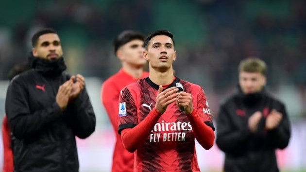 Milan đánh bại Sassuolo, Juve đẩy Roma rời xa top 4 - Bóng Đá