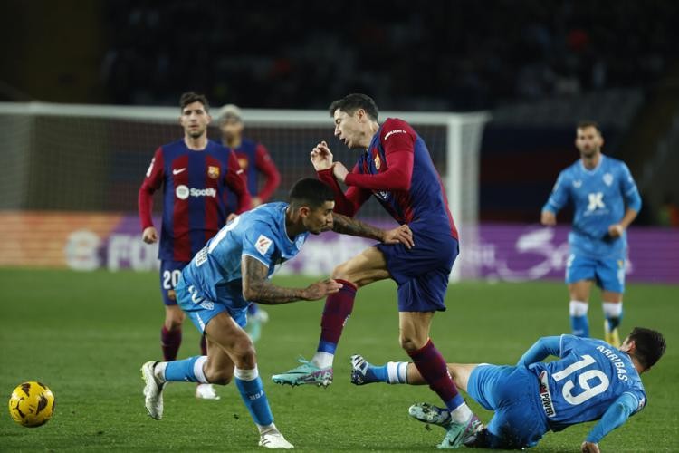 Barcelona vs Almeria (1h) - 5h - 5h30 - Bóng Đá