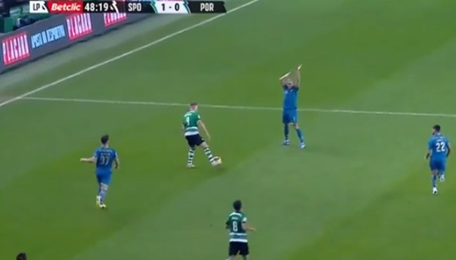 Pepe, 40, sent off for second time in 14 games - Bóng Đá