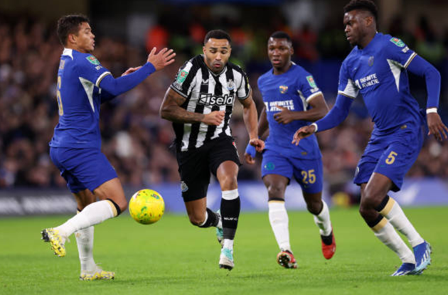 Màn trình diễn thảm họa của Badiashile - Bóng Đá