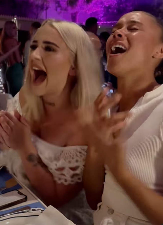 Alisha Lehmann shares 10-picture roundup of 2023 - Bóng Đá