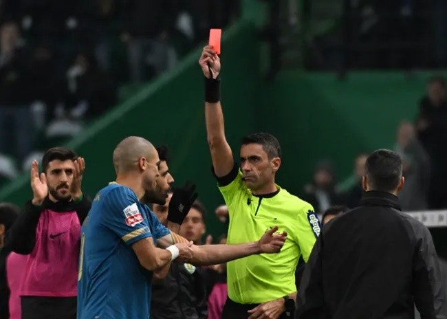 Pepe, 40, sent off for second time in 14 games - Bóng Đá
