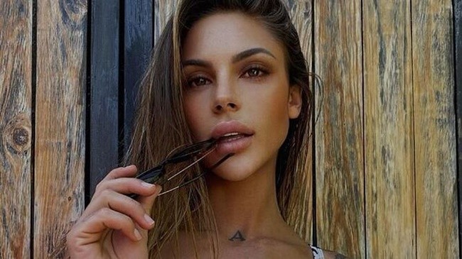 Em họ của Iker Casillas - Bóng Đá