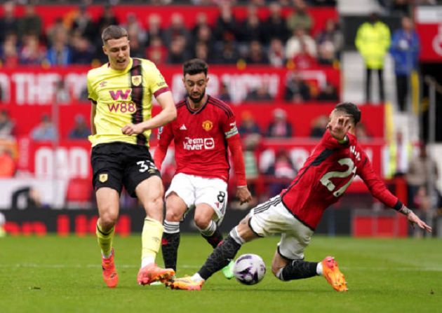 2 trận 18 key pass, đội trưởng vẫn không cứu được Man Utd - Bóng Đá