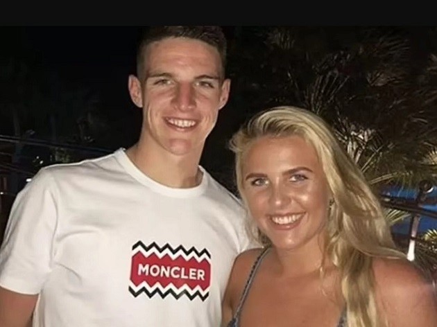 Declan Rice's girlfriend Lauren Fryer deletes all of her pictures after cruel bullying over her appearance - Bóng Đá