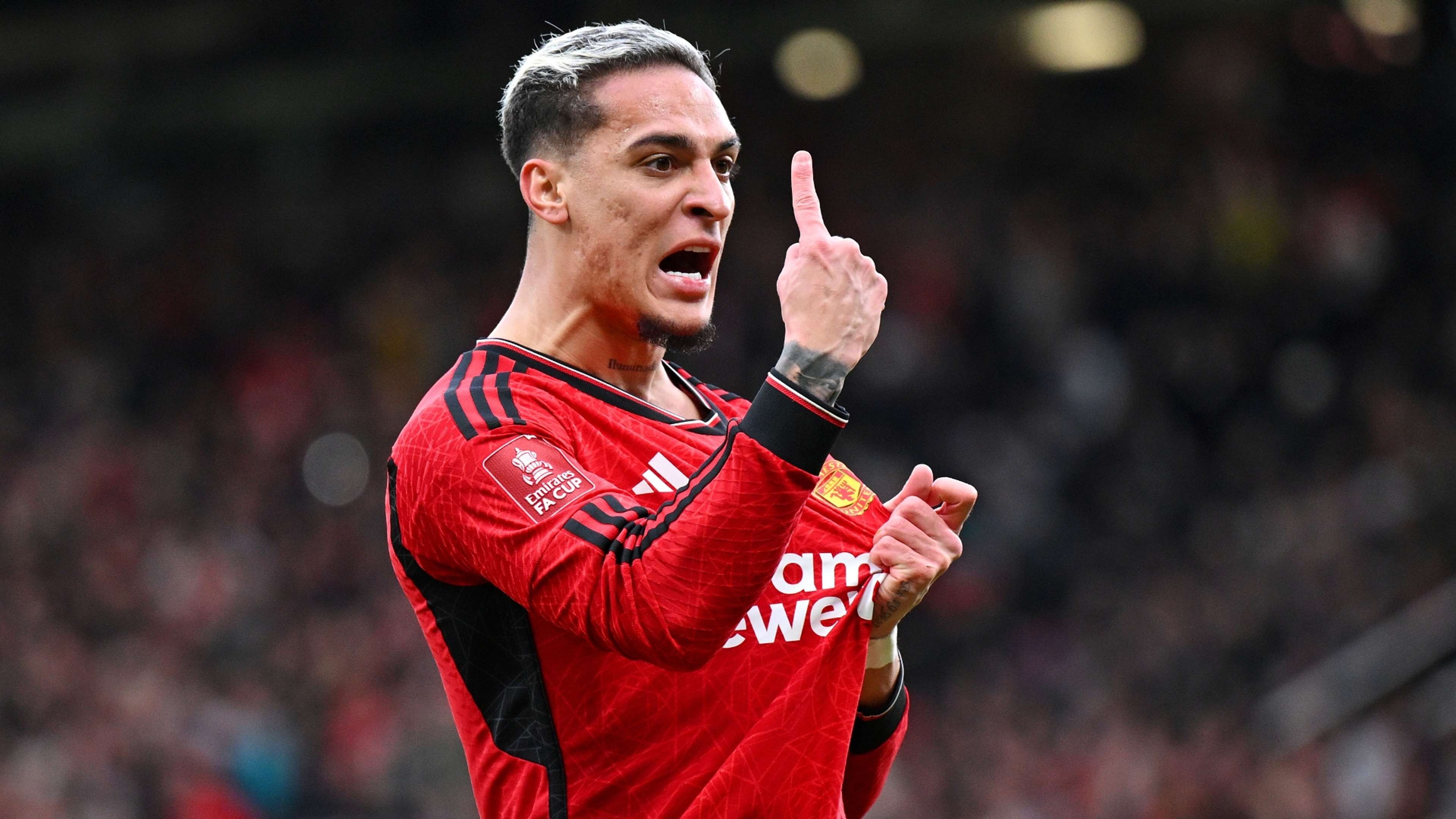 Hai quyết định tự hủy ở Old Trafford - Bóng Đá