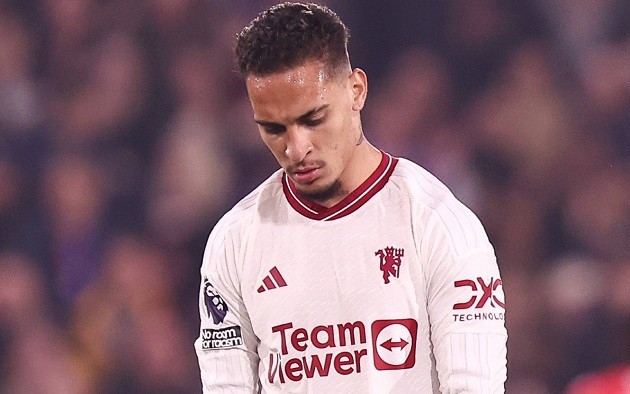 Antony puts in another hall of shame performance as Man United are crushed 4-0 by Crystal Palace - Bóng Đá